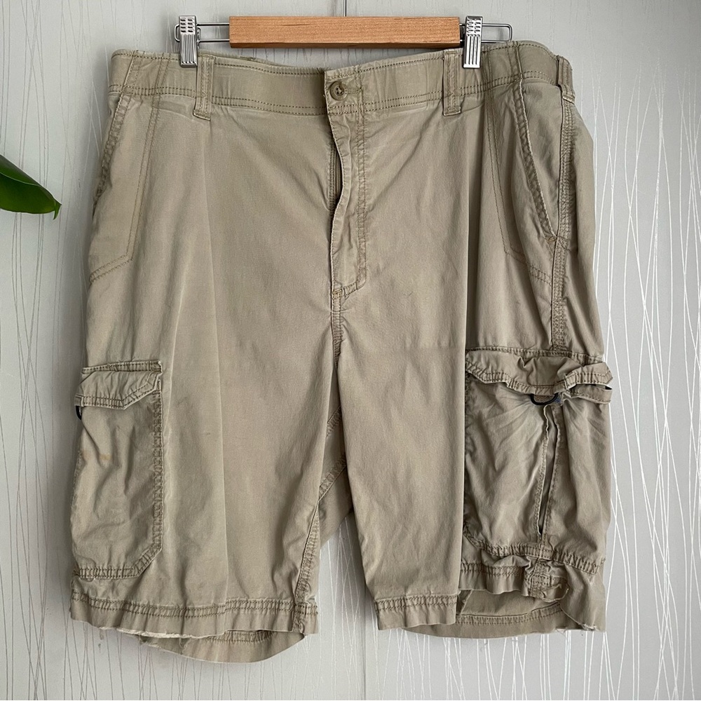 Lee Extreme Motion Cargo Shorts Men’s Size 40 Khaki Stretch Comfort Casual